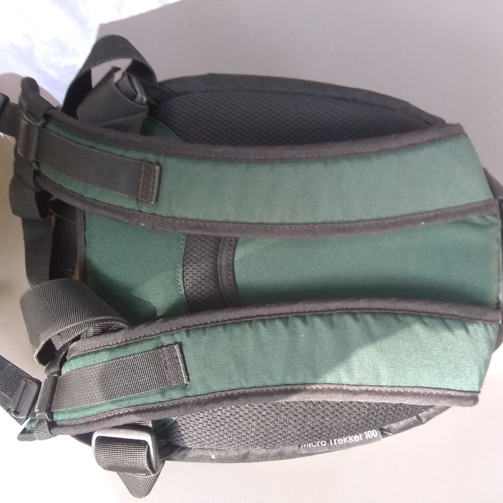 Lowepro Camera Backpack - Picture 4 of 5